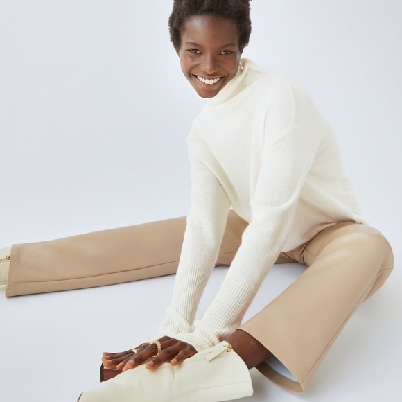 Aritzia Wilfred cream Cyprie plush cashmere turtleneck sweater - size XS - Picture 3 of 6